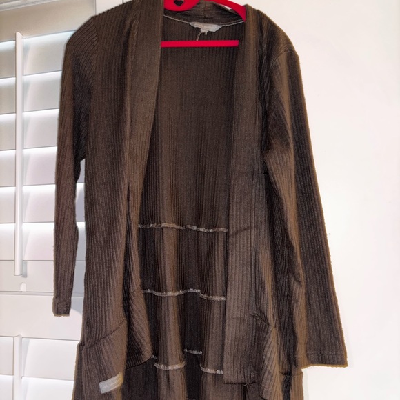 Elegant Gray Women's Sweater - Picture 1 of 6